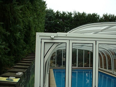 Schwimmbadüberdachung