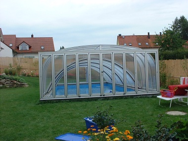 Schwimmbadüberdachung